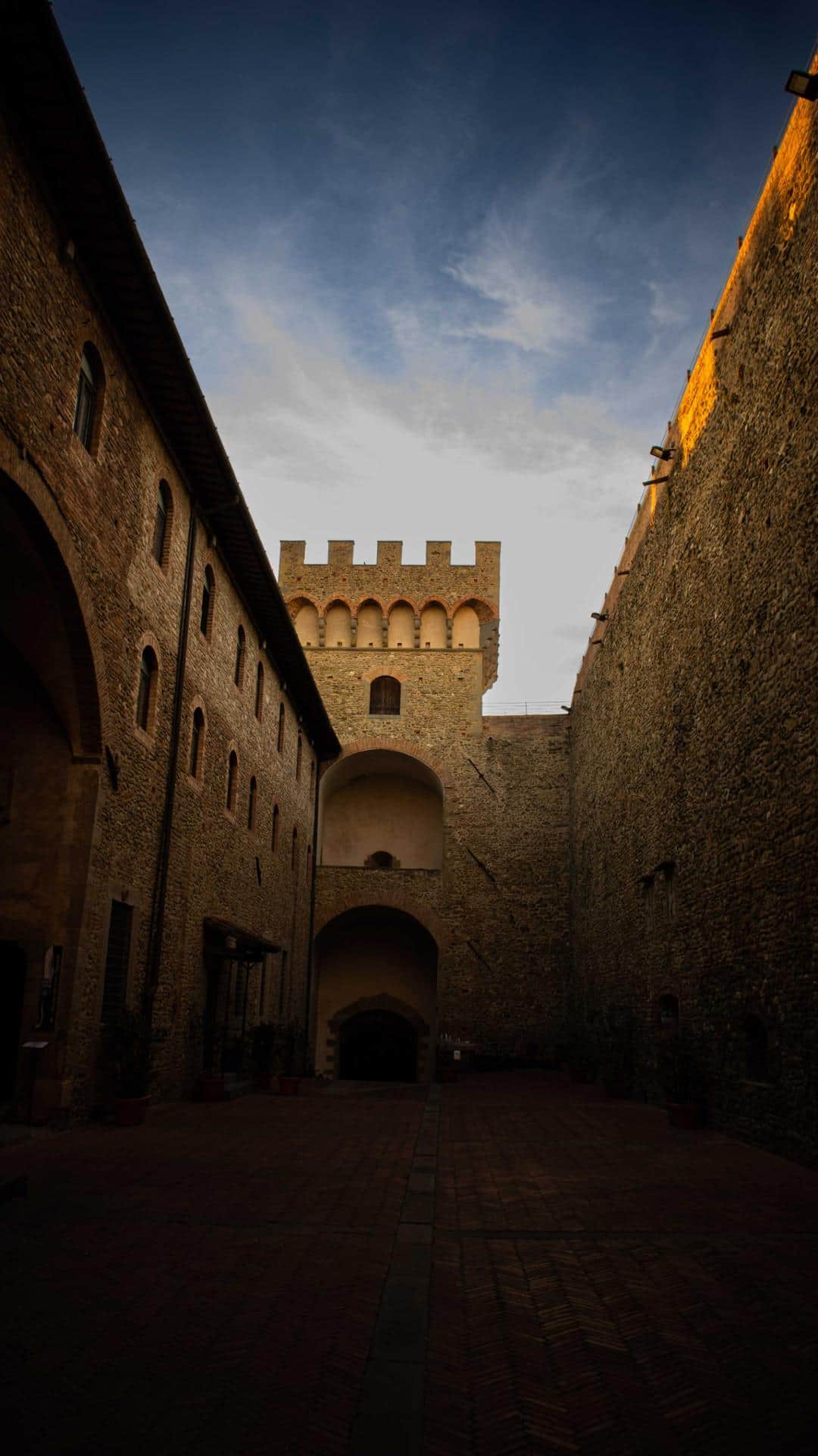 Palazzo dei Vicari (2)